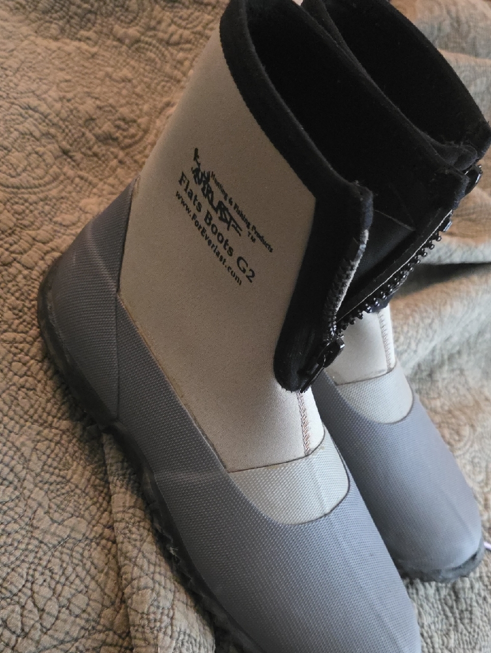 Everlast Neoprene Wading Boots in Light Gray and Black